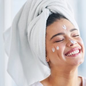 راهنمای جامع و کاربردی ترین روش های مراقبت از پوست خشک
